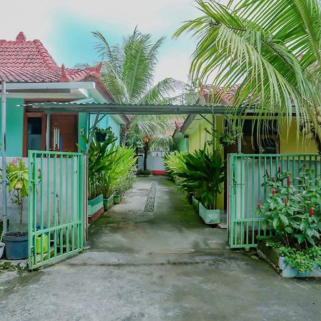 Oyo Life 90301 Hidden Village Uluwatu Jimbaran Esterno foto